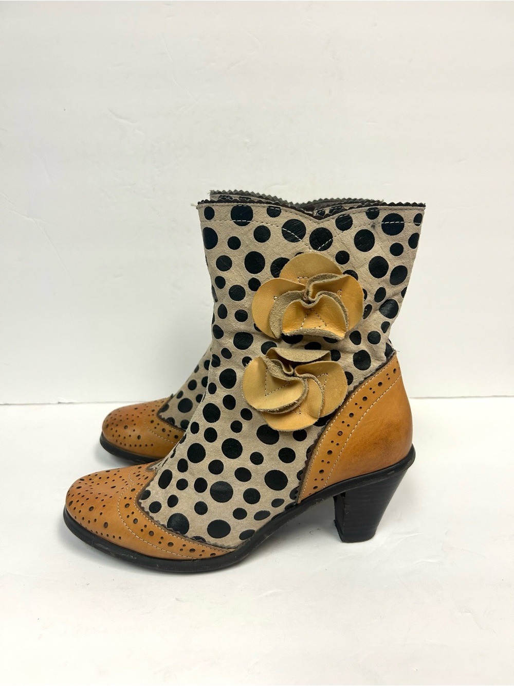 L'Artiste Spring Step Boots Perignon Wing-tip Polka Dot Leather Artsy 39 US 8.5 - Picture 2 of 15